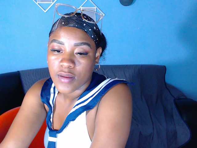 Pleassing-Neiighbor live cam on BongaCams
