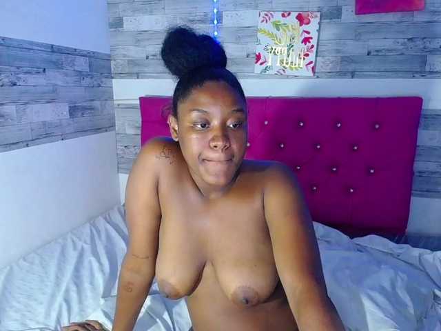 Pleassing-Neiighbor live cam on BongaCams