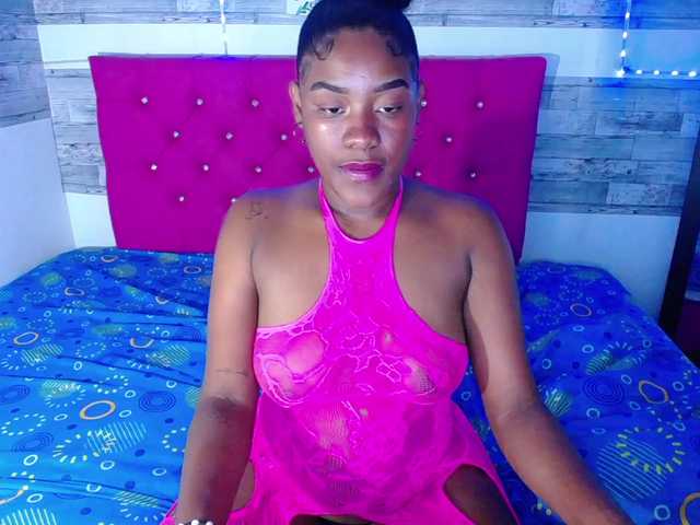 Pleassing-Neiighbor live cam on BongaCams