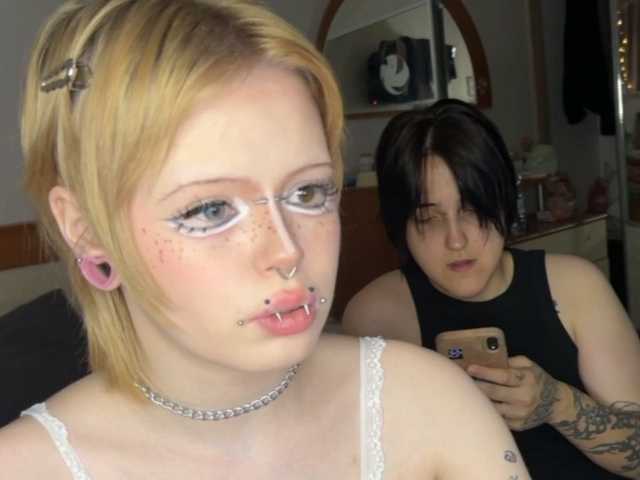 AliceAndMia