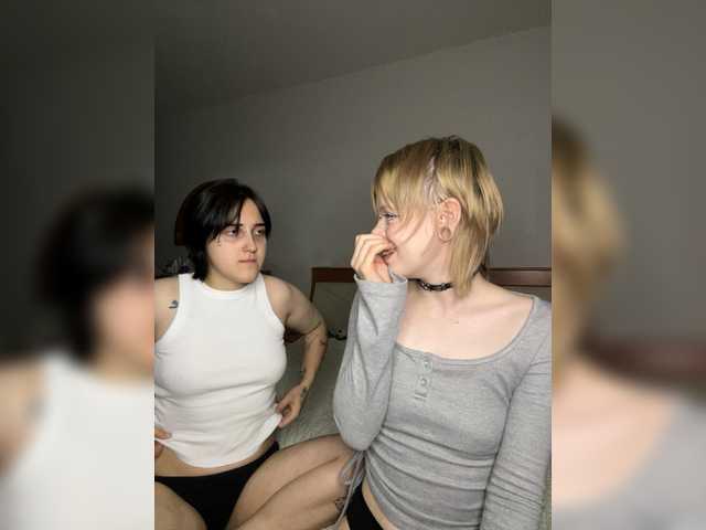 AliceAndMia live cam on BongaCams