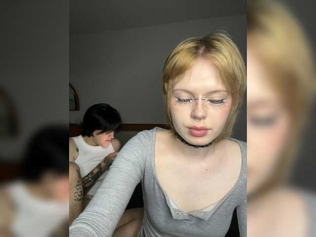 AliceAndMia live cam on BongaCams