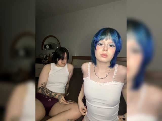 AliceAndMia live cam on BongaCams