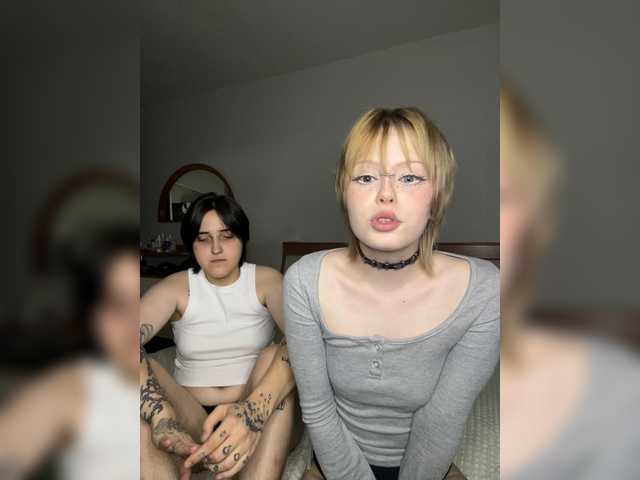AliceAndMia live cam on BongaCams