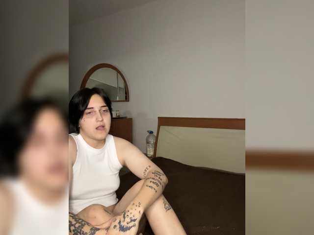 AliceAndMia live cam