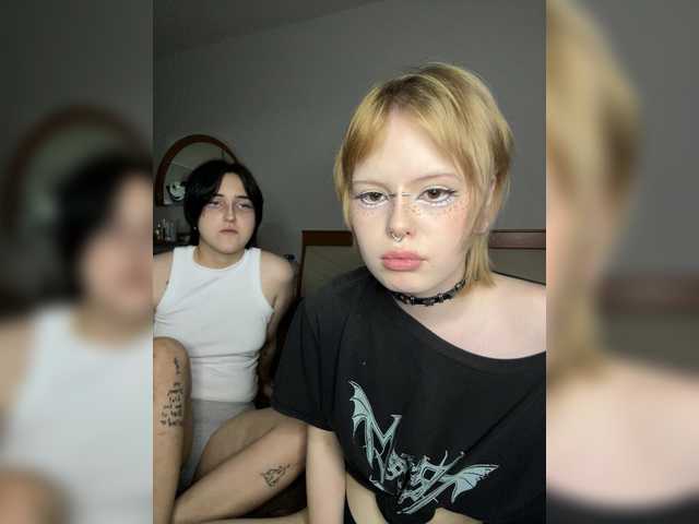 Sex chat gratuit in direct cu AliceAndMia pe BongaCams