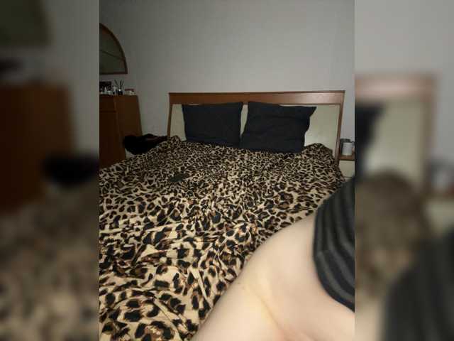 go to chat with AliceAndMia