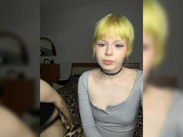 AliceAndMia live cam