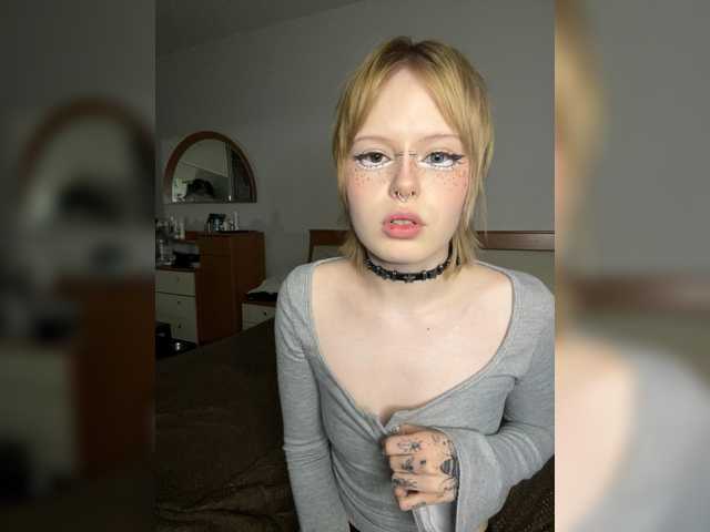 AliceAndMia live cam on BongaCams