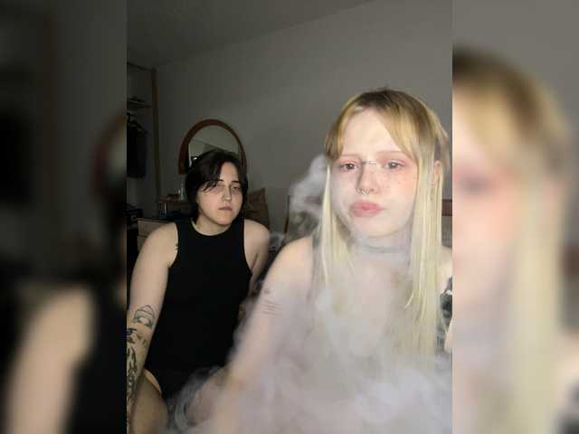 go to chat with AliceAndMia