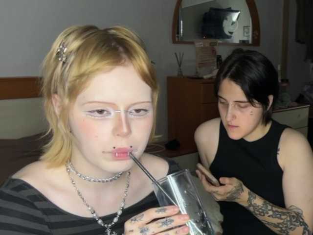 AliceAndMia