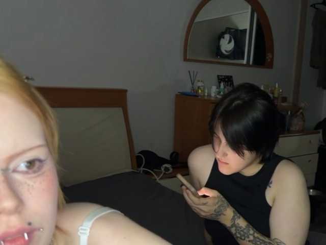 Sex chat gratuit in direct cu AliceAndMia pe BongaCams