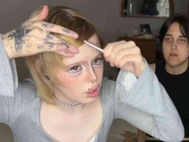 AliceAndMia webcam
