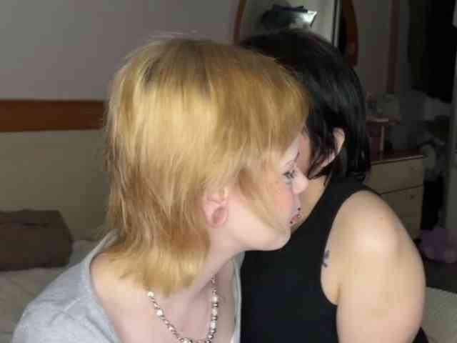 AliceAndMia webcam
