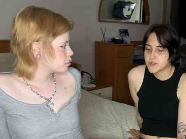 AliceAndMia webcam