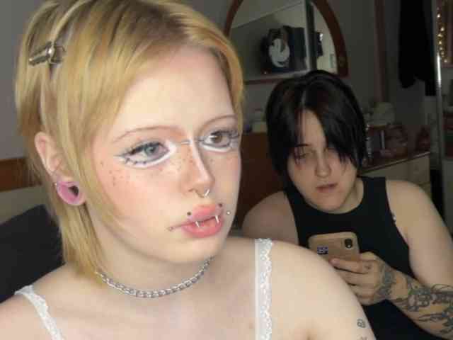 Model: AliceAndMia