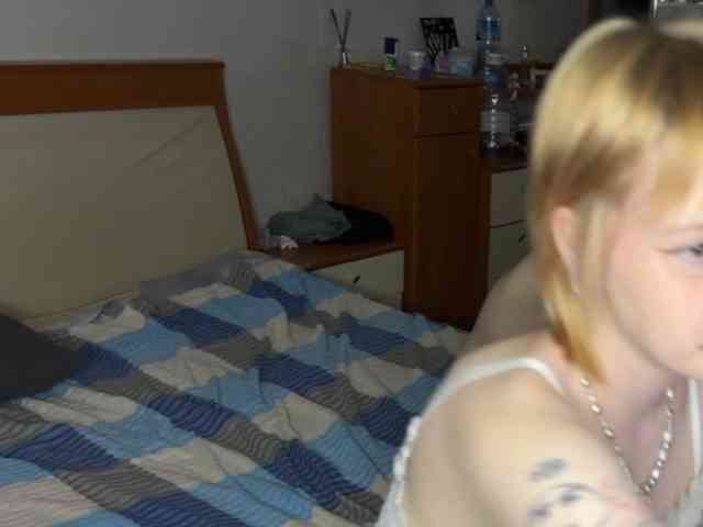 AliceAndMia webcam