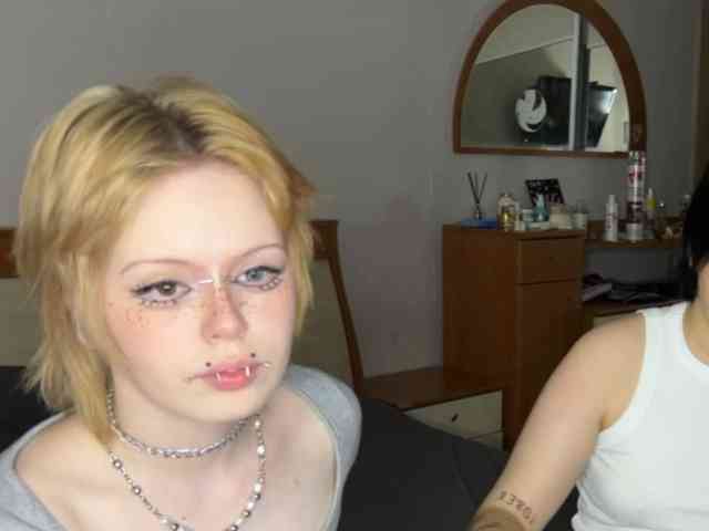 Model: AliceAndMia