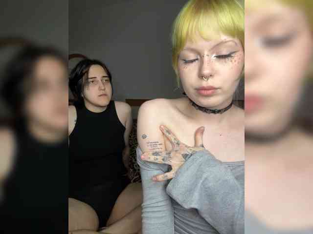 AliceAndMia webcam