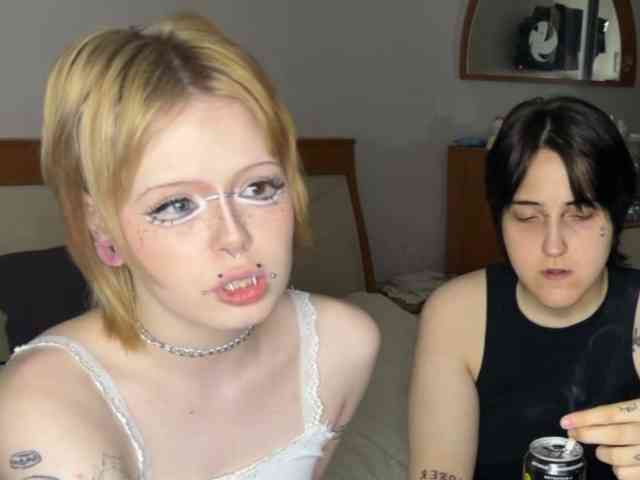 Model: AliceAndMia