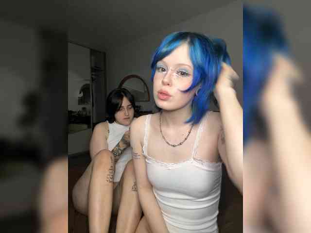 AliceAndMia webcam