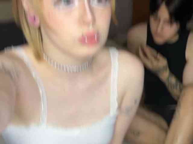 AliceAndMia webcam