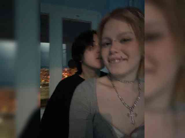 AliceAndMia webcam