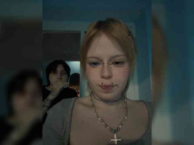 AliceAndMia webcam