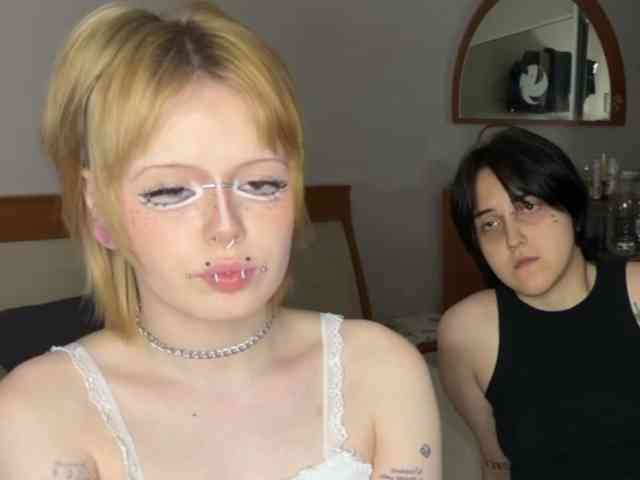 Model: AliceAndMia