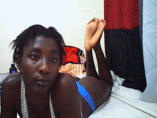 le modèle TALISHA3 est en webcam porno dans un show sur le site bongacams, il possède les tags suivants: Ebony,Brunette,Hairy