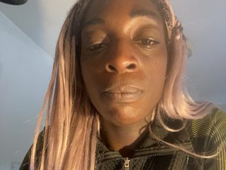 Alexismerton1's Live Webcam