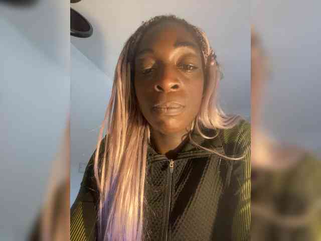 Alexismerton1 webcam