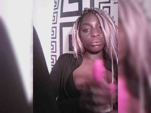 Alexismerton1 webcam