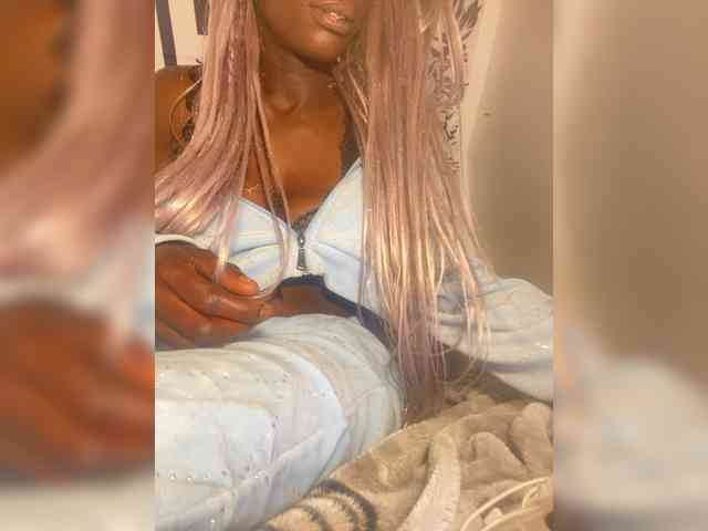 Alexismerton1 webcam