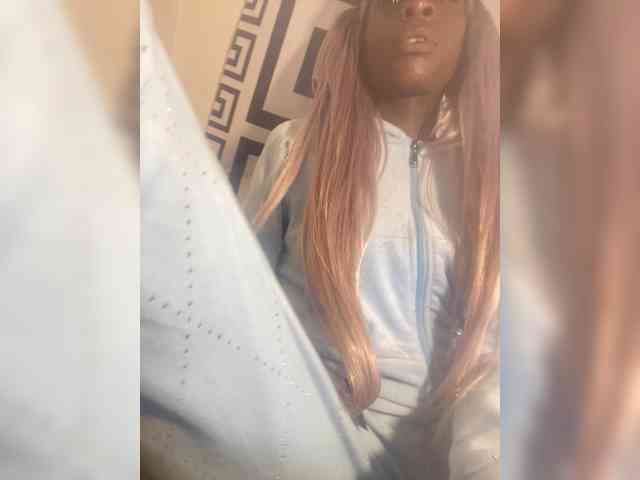 Alexismerton1 webcam