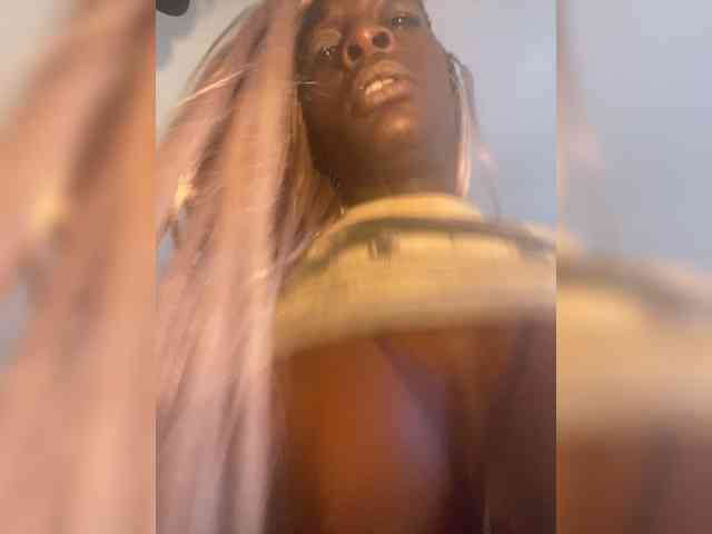 Alexismerton1 webcam