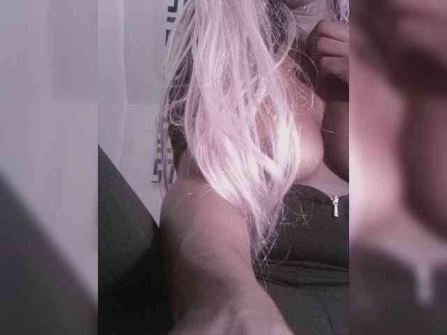 Alexismerton1 webcam