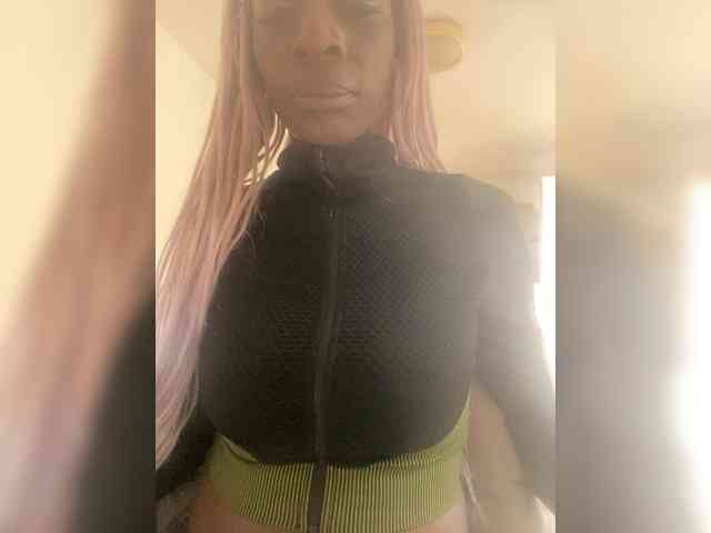 Alexismerton1 webcam