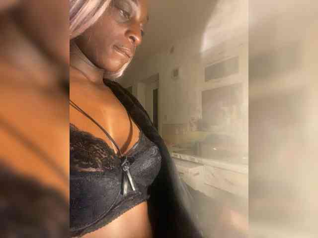 Alexismerton1 webcam