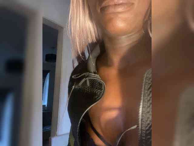 Alexismerton1 webcam