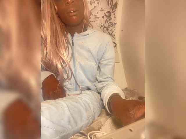Alexismerton1 webcam