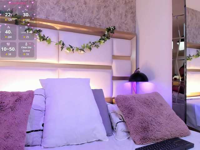 CharlotteWalker live cam on BongaCams