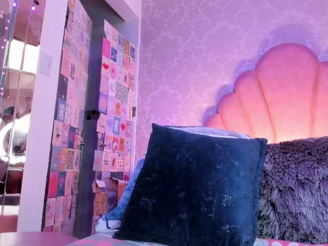 CharlotteWalker live cam on BongaCams