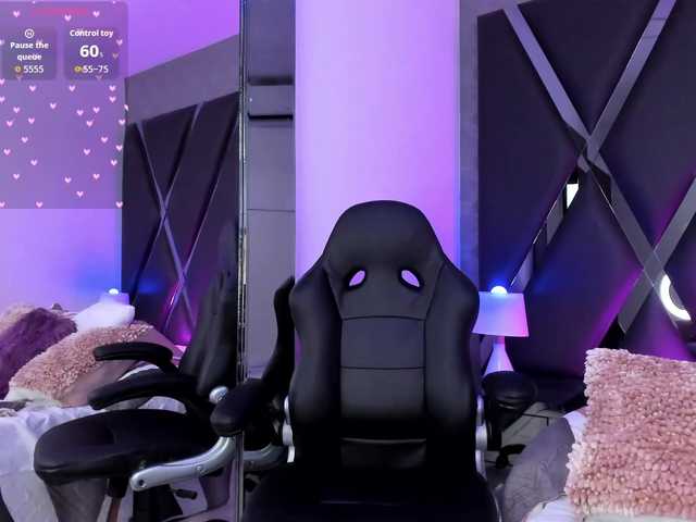 CharlotteWalker live cam on BongaCams