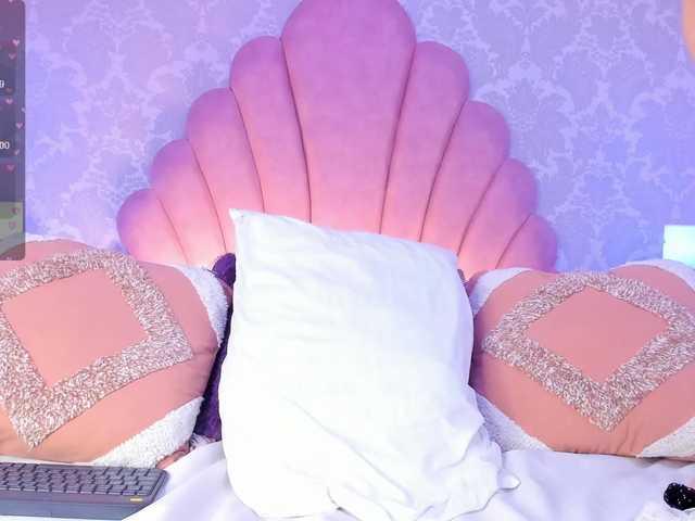 CharlotteWalker live cam on BongaCams