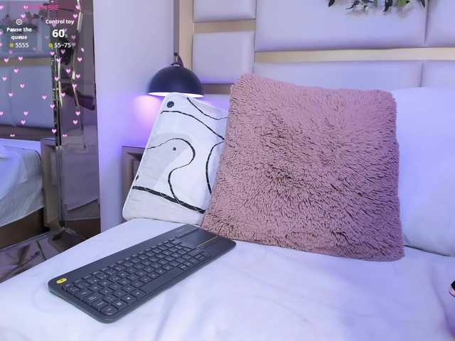 CharlotteWalker live cam on BongaCams
