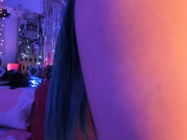 CharlotteWalker live cam preview
