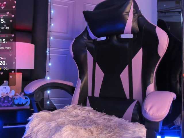 CharlotteWalker live cam on BongaCams