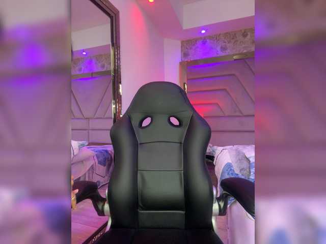 CharlotteWalker live cam on BongaCams
