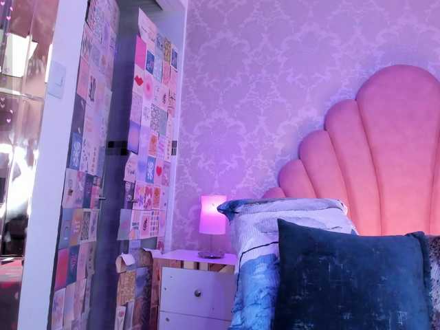 CharlotteWalker live cam on BongaCams